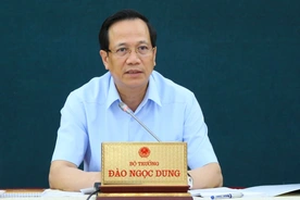 Bộ trưởng Đào Ngọc Dung đốc thúc hỗ trợ tiền thuê nhà cho người lao động