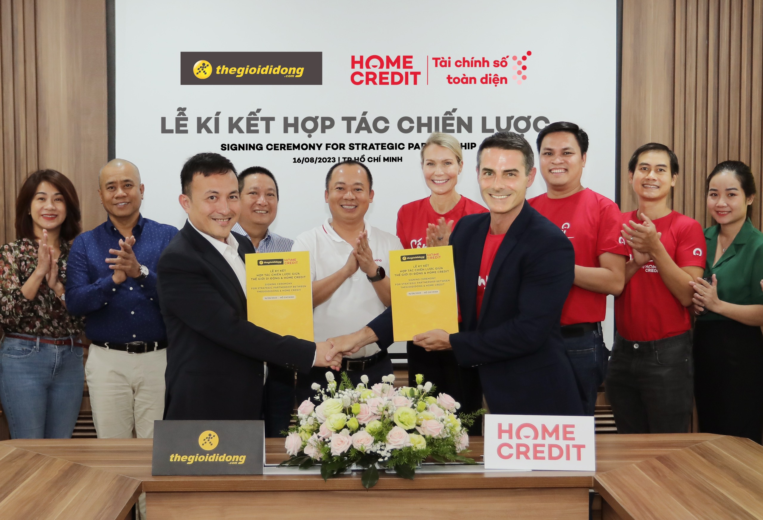 Home Credit và Thế Giới Di Động ký kết hợp tác hướng tới doanh số 2 tỷ USD