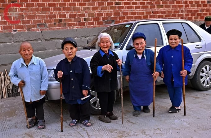 Ngôi làng kỳ lạ chỉ sinh ra người lùn, không ai cao quá 1,2 mét