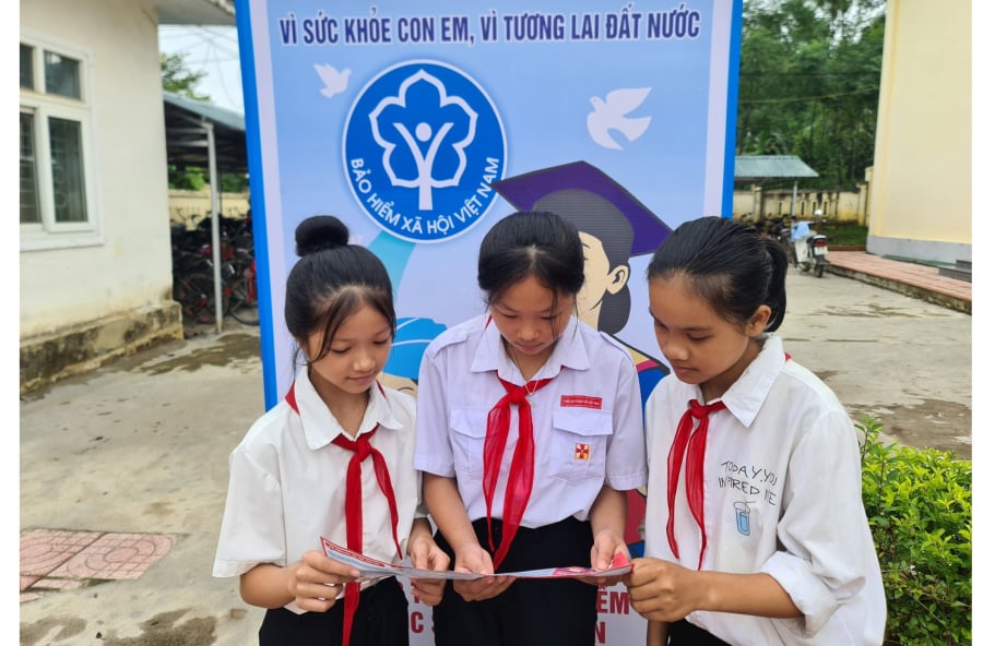 Mức đóng BHYT của học sinh, sinh viên trong năm học 2024